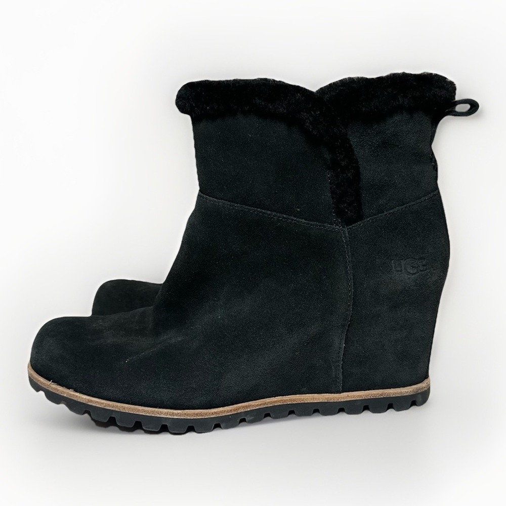UGG‎ Women's 8.5 Seyline Wedge Waterproof Black Suede Shearling Booties Boots